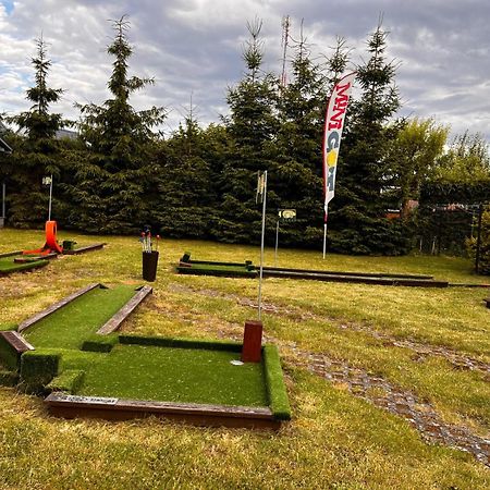 Villa Honoratka Z Prywatnym Polem Do Gry W Mini Golf 里沃 外观 照片