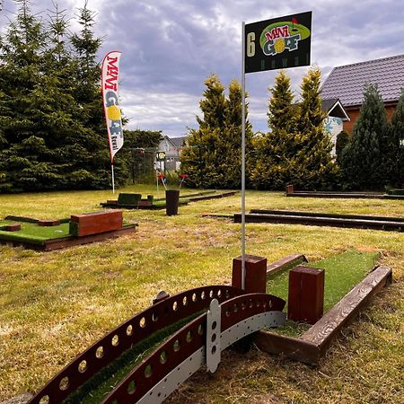 Villa Honoratka Z Prywatnym Polem Do Gry W Mini Golf 里沃 外观 照片